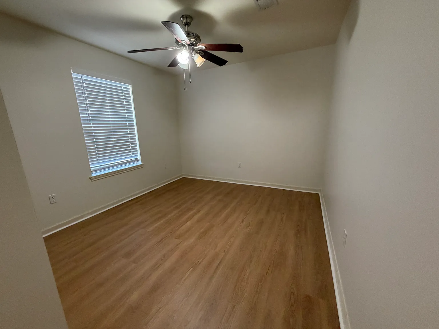 3 bed, 1590 sqft, $1,950 — Photo 3