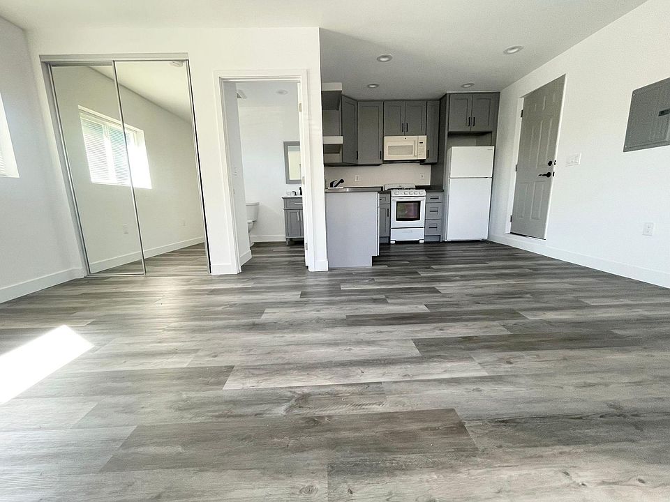 1st image of 5649 Agnes Ave