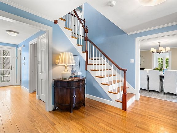 3rd image of 12 Greystone Rd