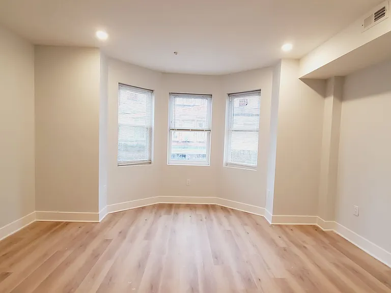 1723 Memorial Ave — Photo 22