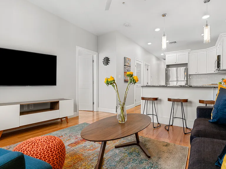 36 Emerson St #6 — Photo 4