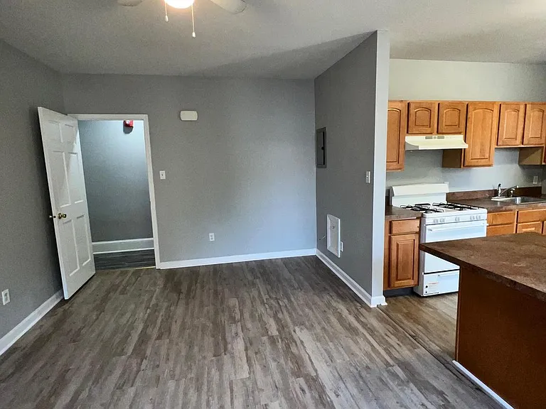 129 W Miner St #6 — Photo 8