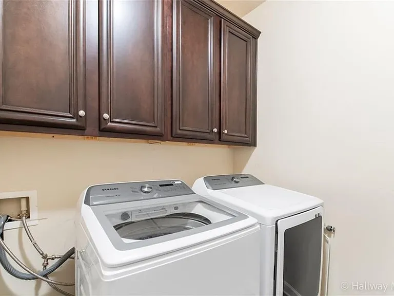 1412 English Manor Cir — Photo 23