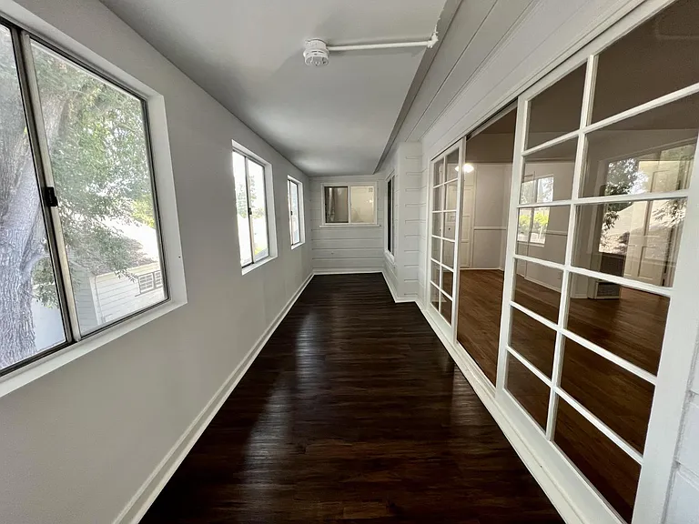 6061 Cahuenga Blvd #4 — Photo 15