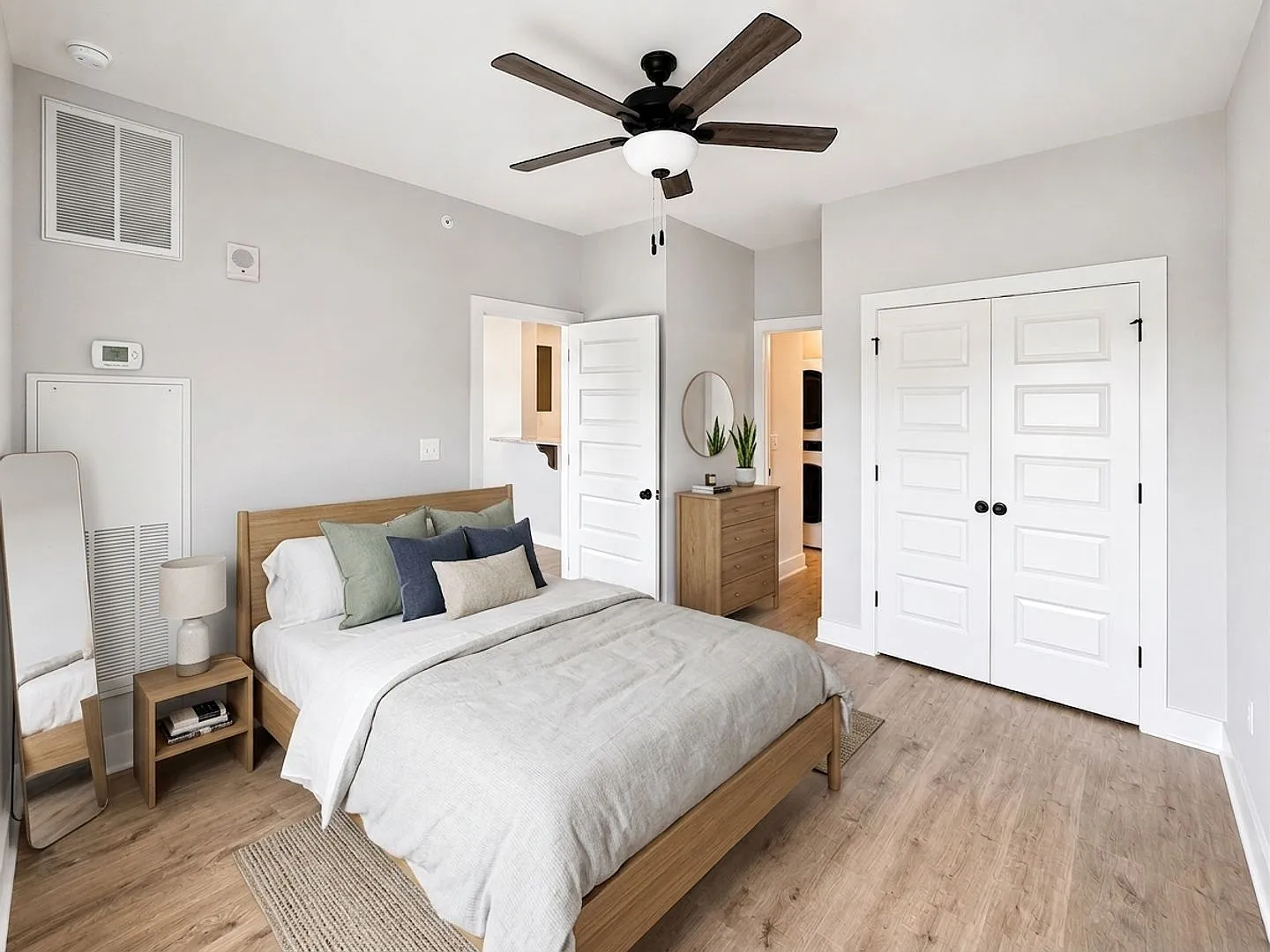 651 N O'Neil Street — Photo 3