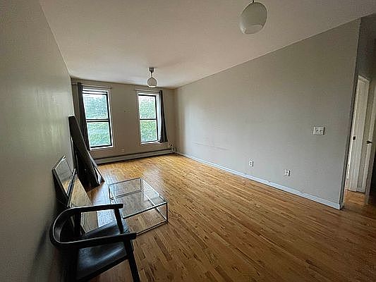 2nd image of 106 Manhattan Ave Floor 3