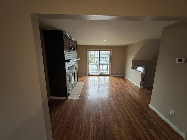 211 Parkwood Dr — Photo 5