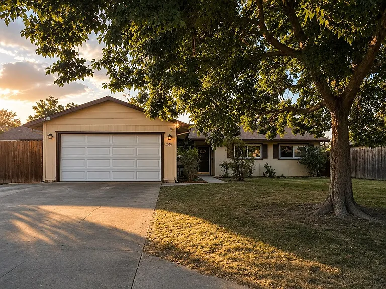 6209 Pinecreek Way — Photo 1