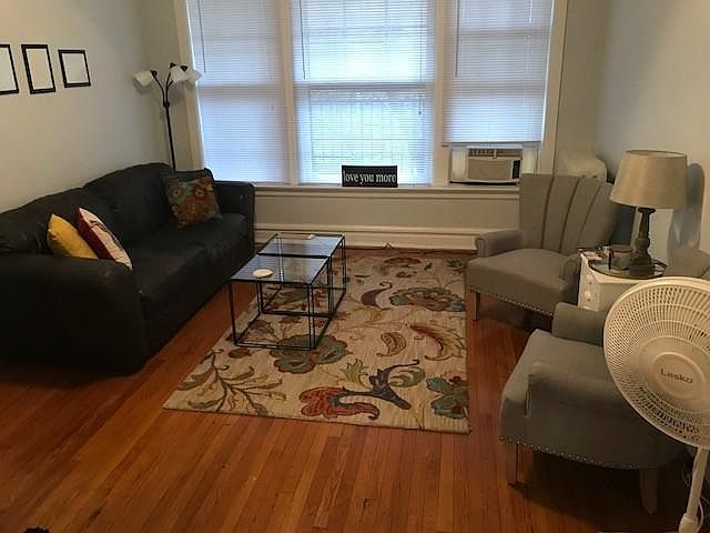 1st image of 6557 N Lakewood Ave APT 1