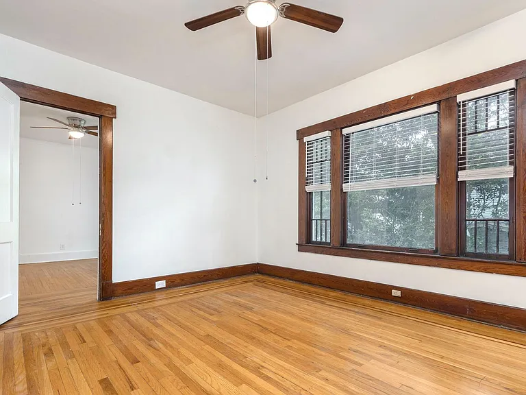 145 N Keats Ave — Photo 13