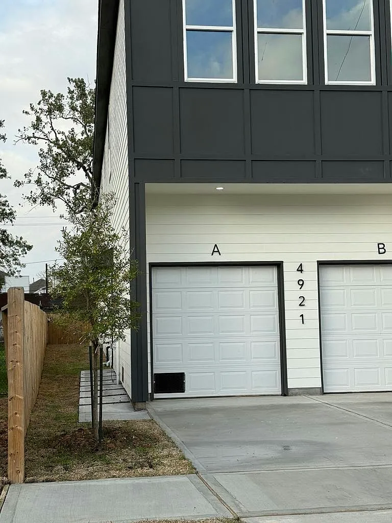 4921 Pederson Street, Unit A — Photo 3