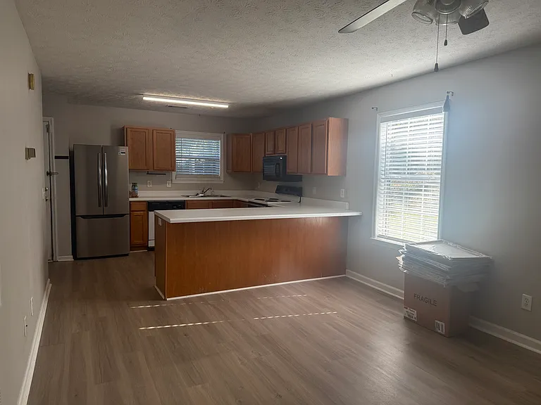 526 Greentree Ter — Photo 5