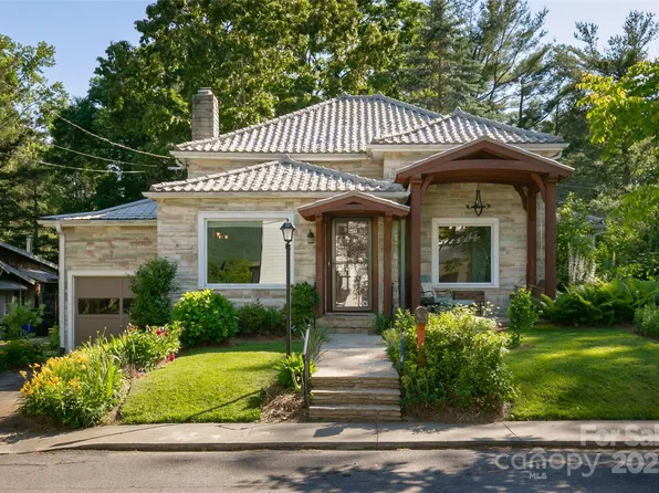 125 Church St, Black Mountain, NC 28711