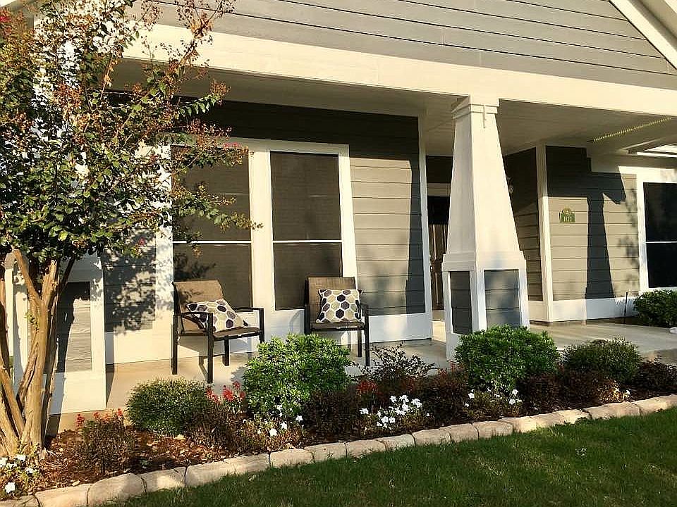 1st image of 1823 Bridgeport Dr
