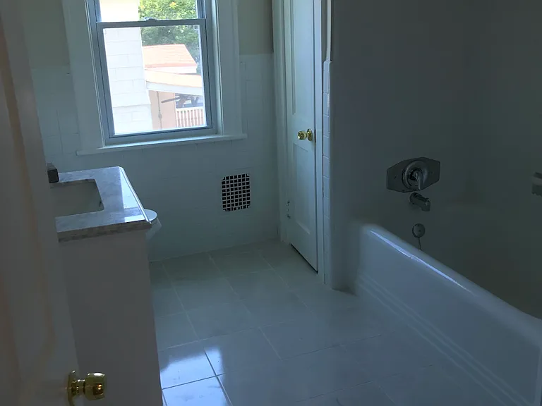 1220 Grant Ave #2 — Photo 11
