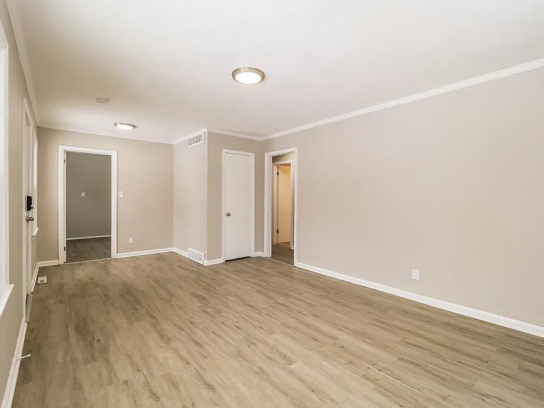 1036663_018_living_room_13513172.jpg