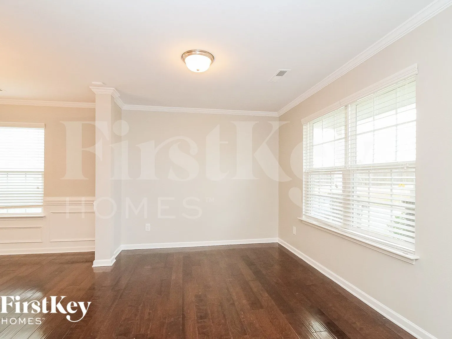 4 bed, 2.5 bath, 2907 sqft, $2,410 — Photo 3