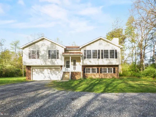 27 Homeplace Ln, Stuarts Draft, VA 24477