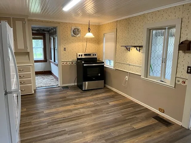 2 bed, 1350 sqft, $2,200 — Photo 3