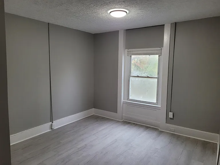1777 Wathen Ln #1 — Photo 3