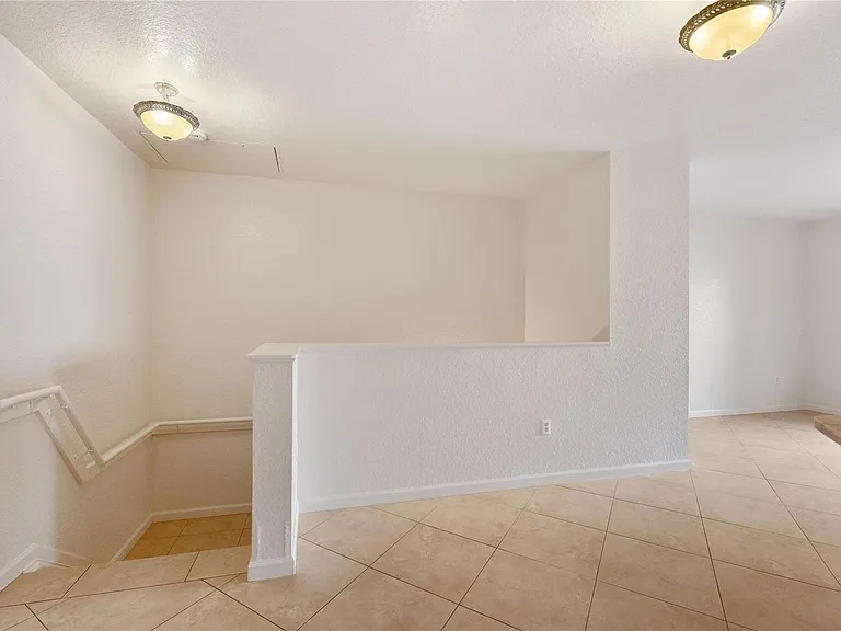 1204 Belmont Ln #1204 — Photo 6