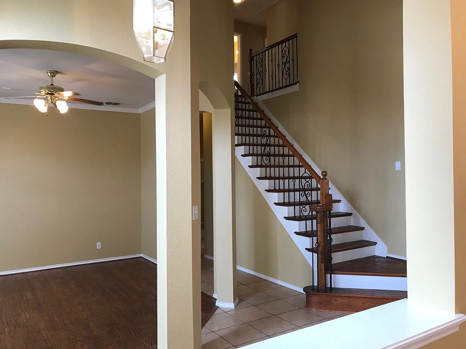 5 bed, 3216 sqft, $3,450 — Photo 3