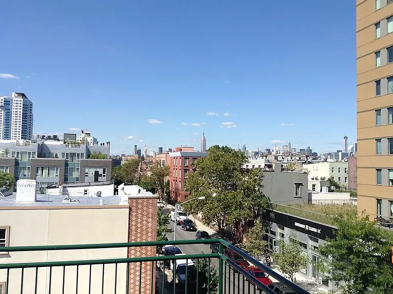 154 N 7th St #301 — Photo 8