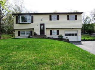 10 Price Rd, Chester, NY 10918