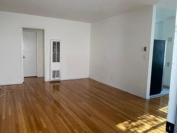 3rd image of 1348 Barry Ave #1
