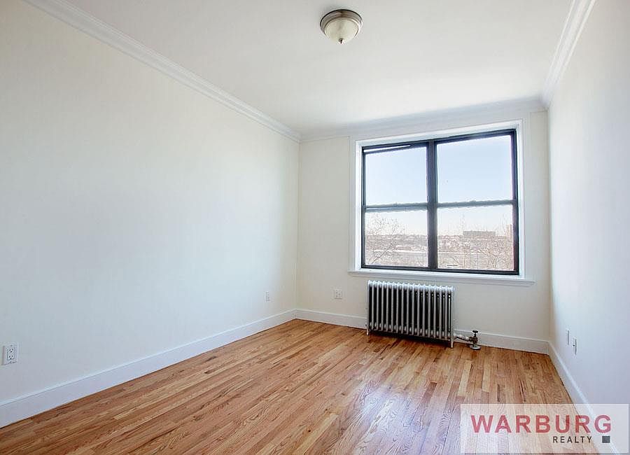 2nd image of 710 Riverside Dr APT 6D