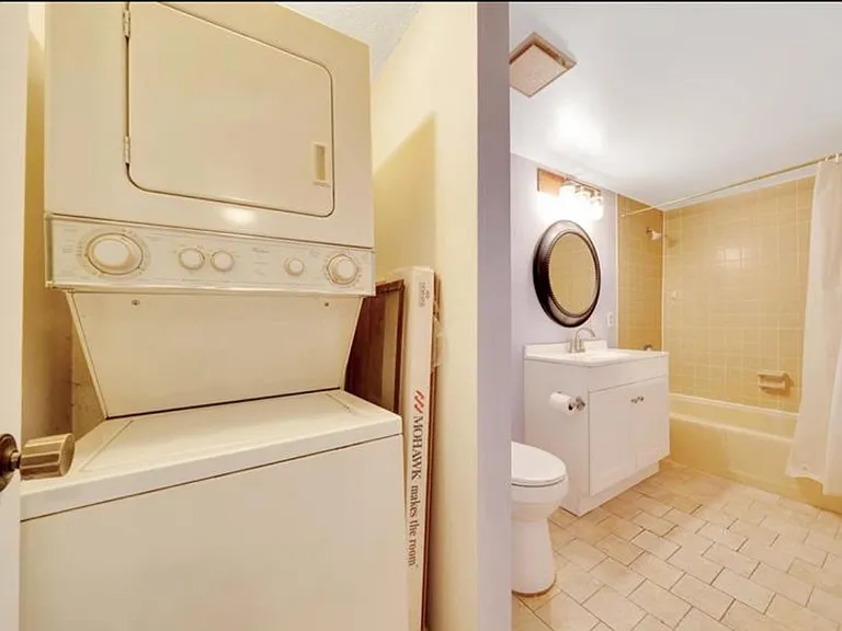 683 Midway Dr #B — Photo 14