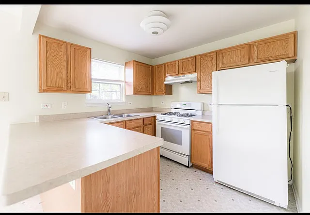 2 bed, 1025 sqft, $1,925 — Photo 4