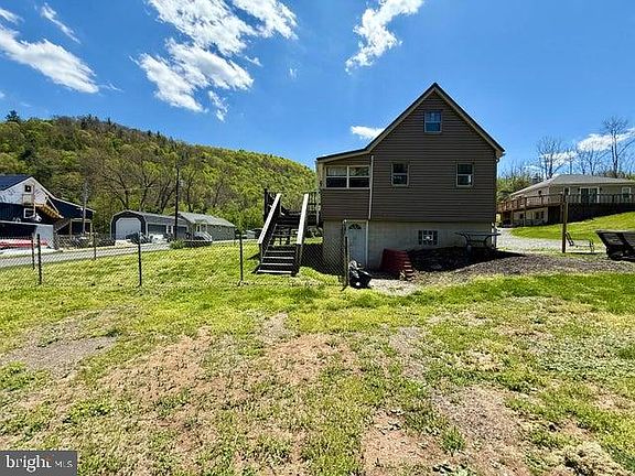 3rd image of 114 Cincinnati Rd