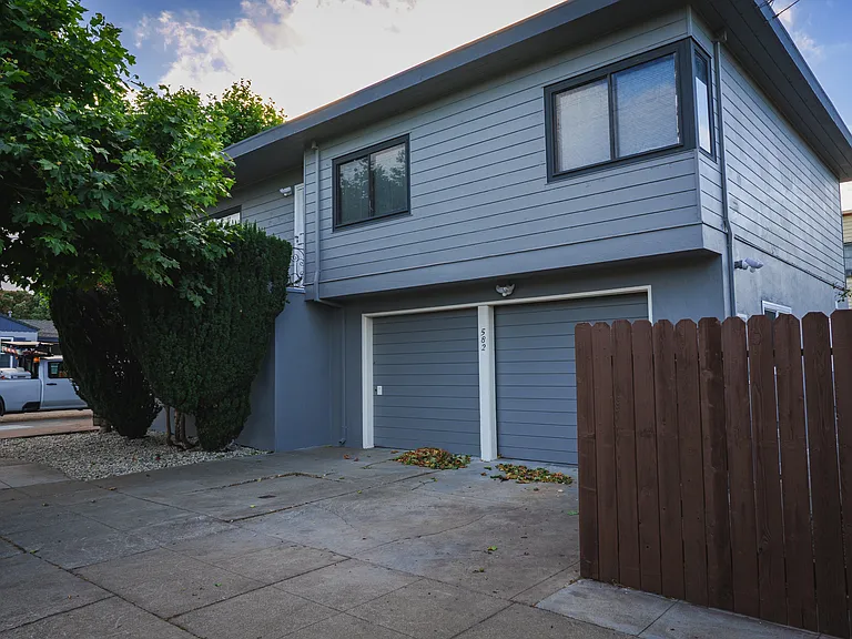 582 Euclid Ave #C — Photo 1