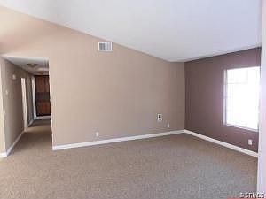 4th image of 2098 Loveland Dr