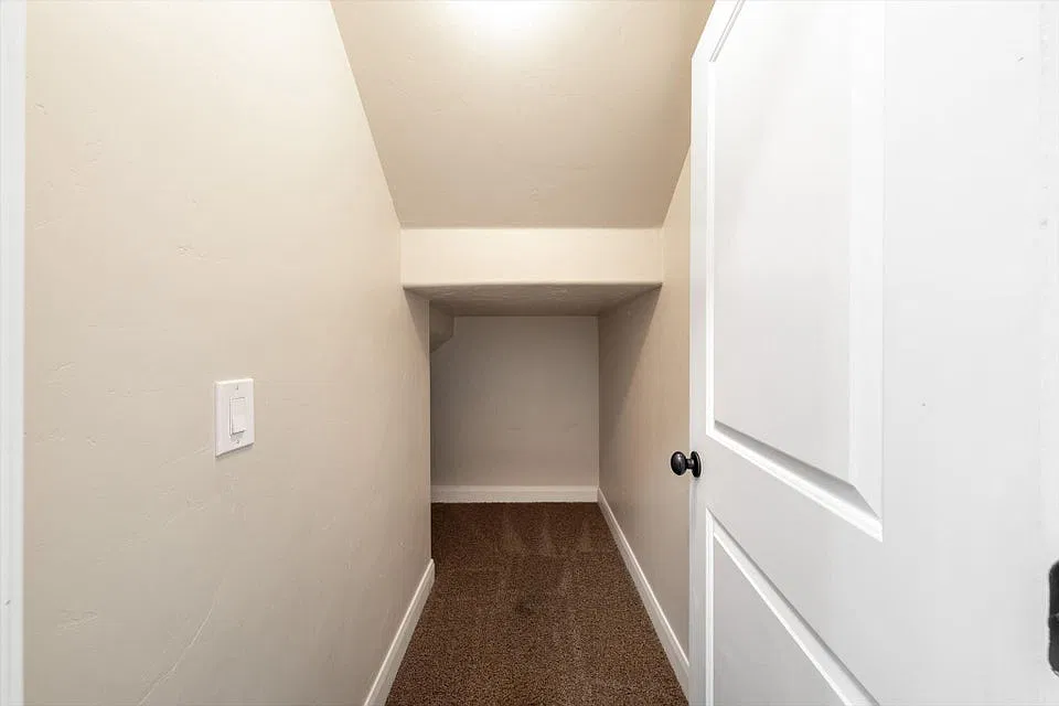 3 bed, 2.5 bath, 1605 sqft, $1,850 — Photo 2