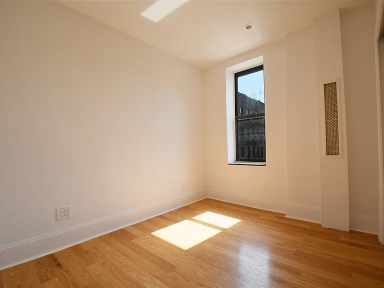 1059 Union St #3B — Photo 2