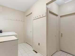 1701 Eason Rd, Waterford, MI 48328