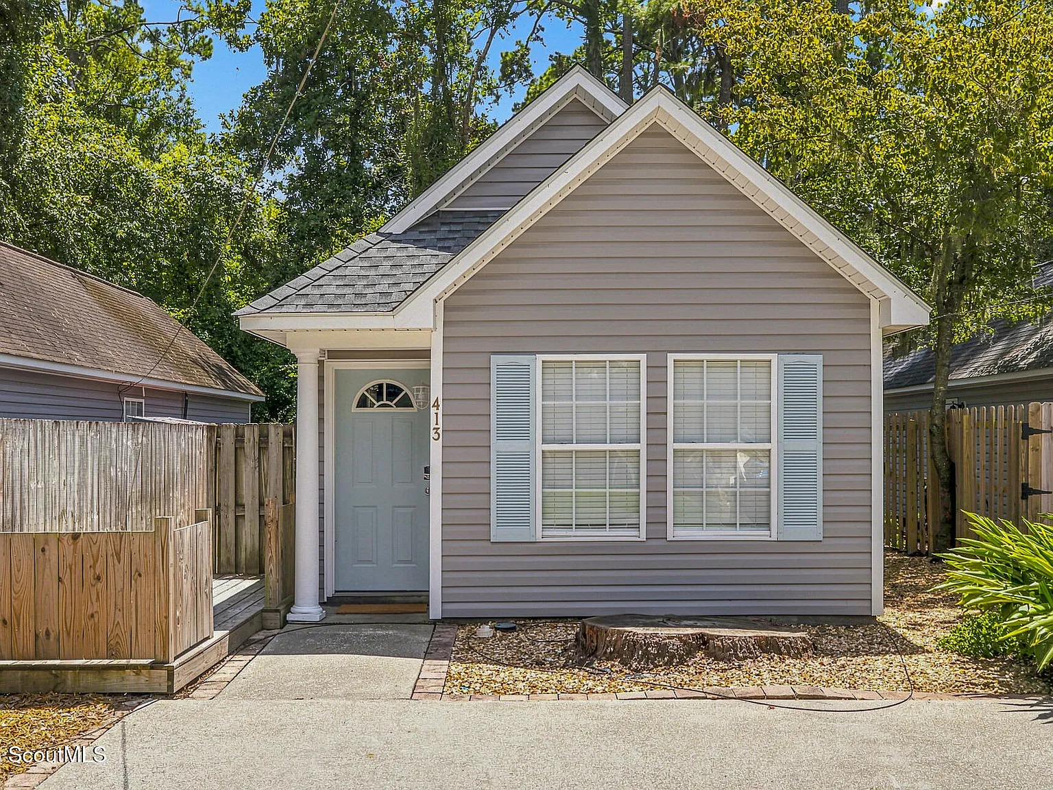2 bed, 1.0 bath, 942 sqft, $2,400 — Photo 2