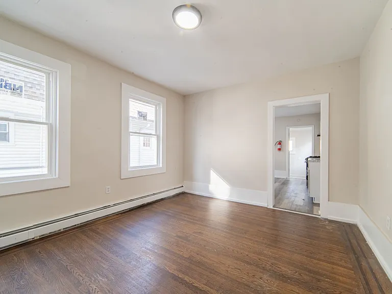 21 N Laclede Ave — Photo 8