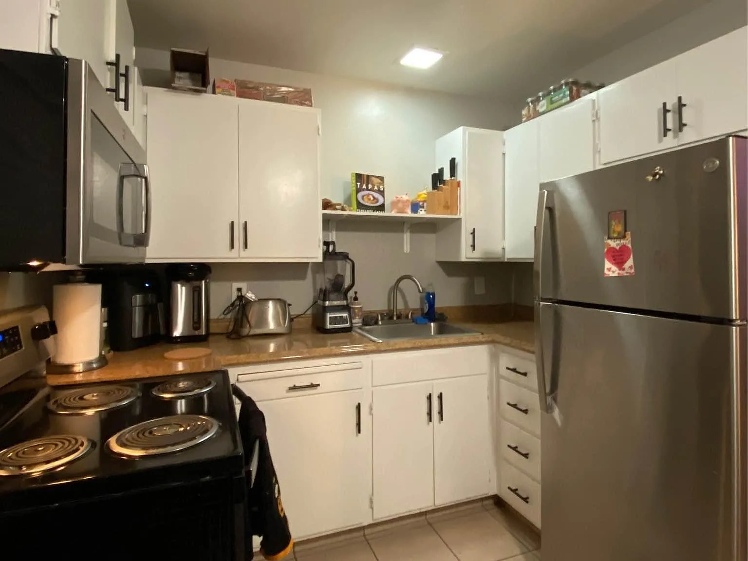 2 bed, 825 sqft, $2,045 — Photo 3