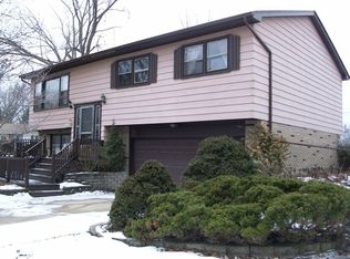 16454 Skyline Dr, Tinley Park, IL 60477