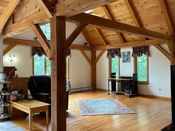 59 Paradise Lake Rd, Monson, MA 01057