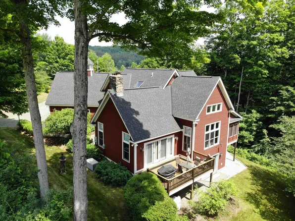 100 Old Town Farm Road, Hartford, VT 05059