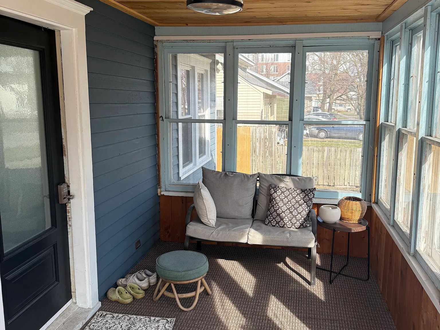 2827 Wood St — Photo 2