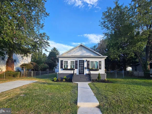 235 Carvel Rd, Pasadena, MD 21122