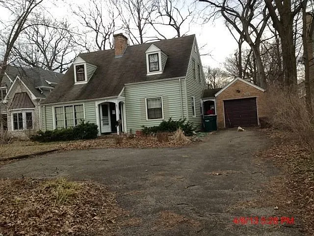 1566 Eastwood Ave photo 1