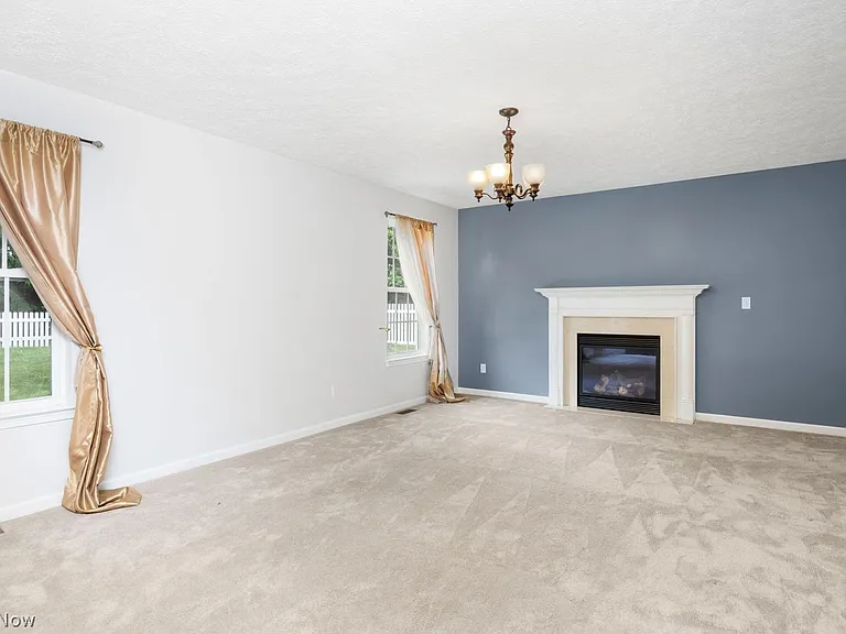 3876 Bosworth Dr — Photo 6