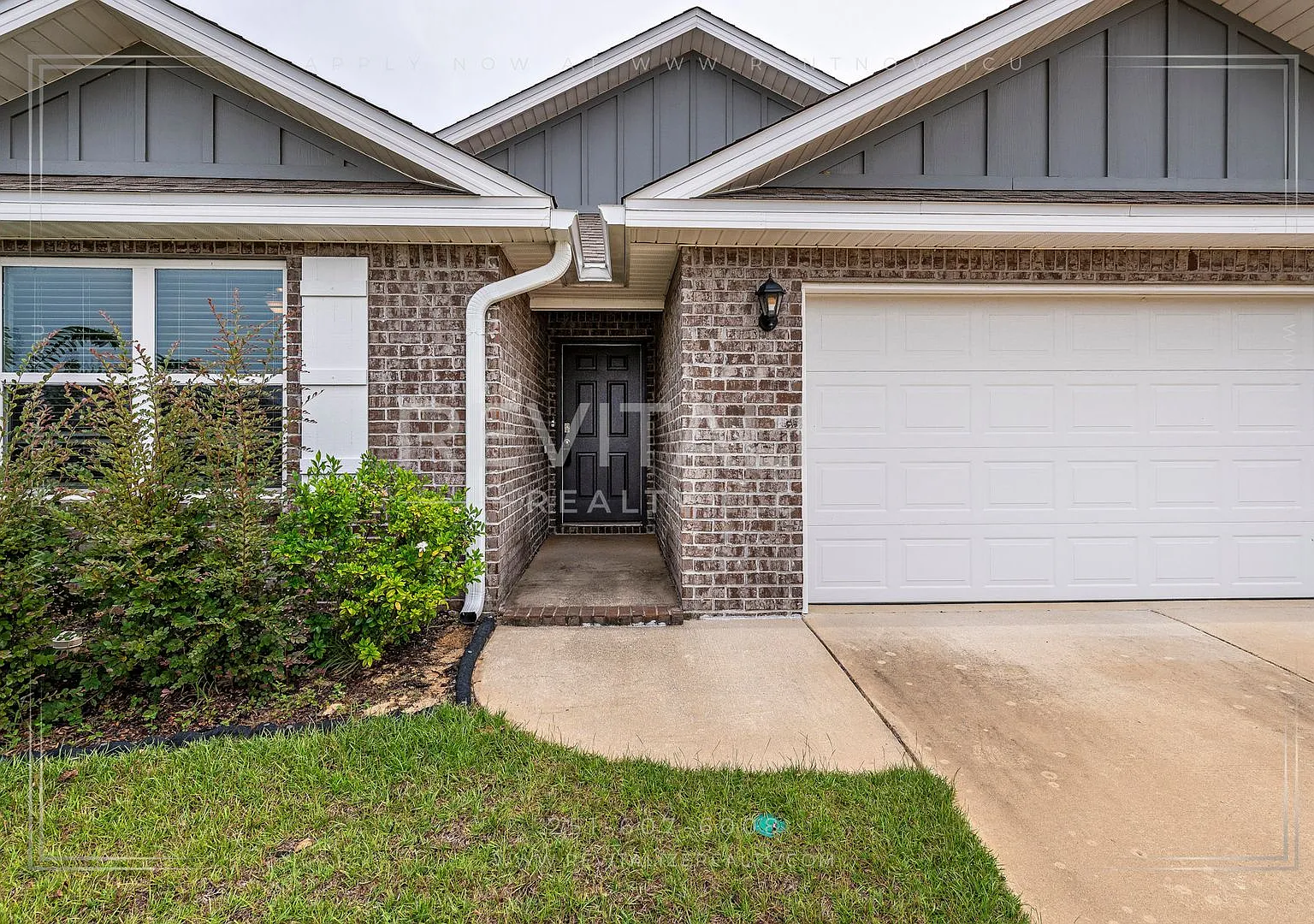 Beautiful 4-Bedroom Smart Home with Resort-Style Amenities in Daphne! — Photo 3