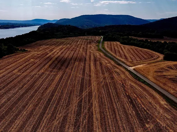 773 McCutcheon Loop Rd, Laceys Spring, AL 35754